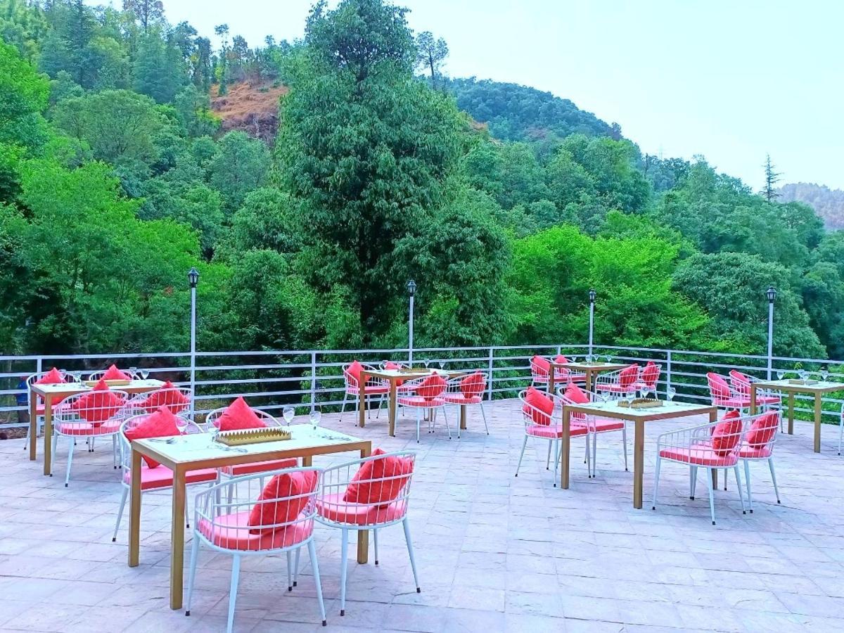 Aamod At Shoghi Luxury Cottage Resort Shimla Ngoại thất bức ảnh