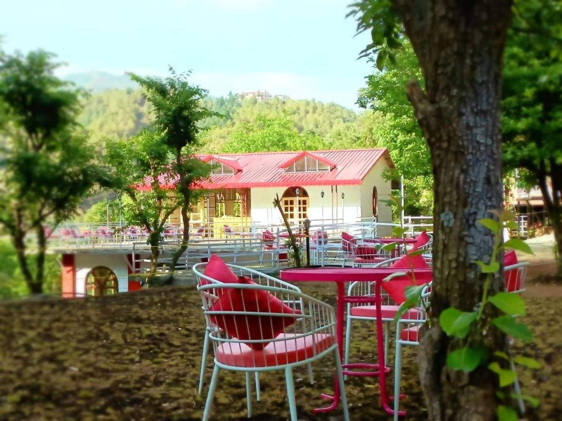 Aamod At Shoghi Luxury Cottage Resort Shimla Ngoại thất bức ảnh