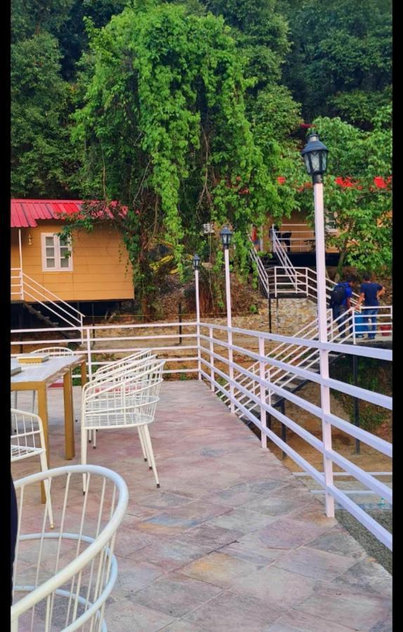 Aamod At Shoghi Luxury Cottage Resort Shimla Ngoại thất bức ảnh